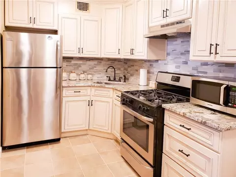 3121 Middletown Rd #6G, New York, NY 10461