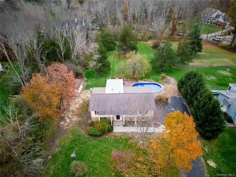 4 Cedar Ln, Warwick, NY 10990