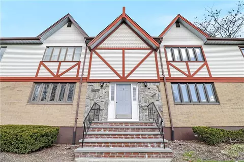 2 Somerset Dr #27M, Ramapo, NY 10901