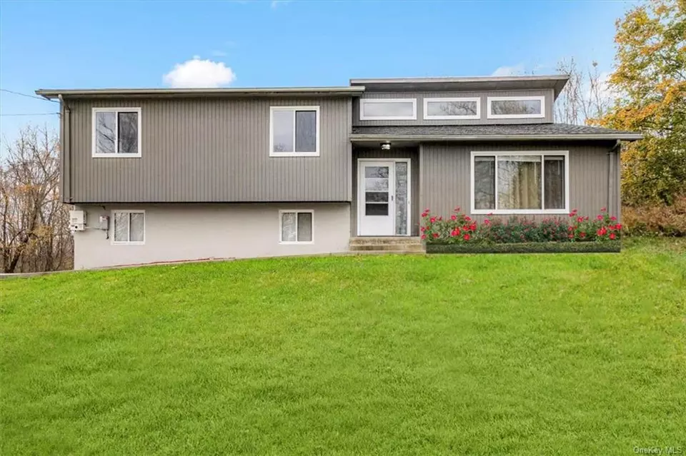 64 E Rock Cut Rd, Newburgh, NY 12586 24 Photos Movoto