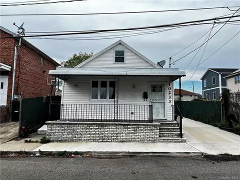 102-33 Rau Ct, New York, NY 11414