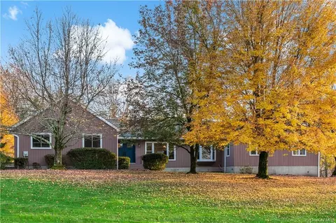 41 Apple Hill Dr, Cortlandt, NY 10567