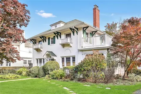 39 Sycamore Ave, Mount Vernon, NY 10553