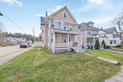 1121 Elm St, Peekskill, NY 10566