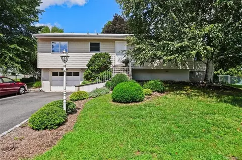 19 Elm Dr, Stony Point, NY 10980
