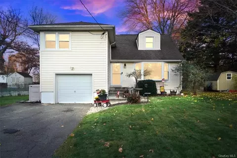 261 Cottage Rd, Clarkstown, NY 10989
