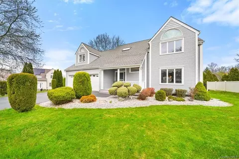 3058 Ferncrest Dr, Yorktown, NY 10598