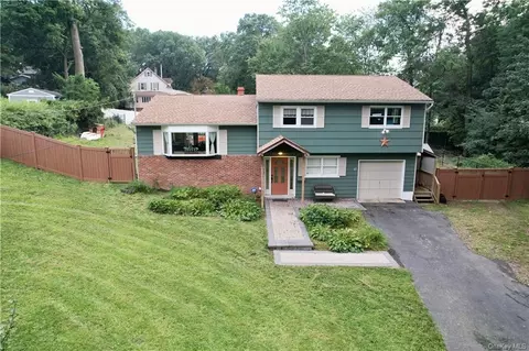 11 Clifford Ct, Clarkstown, NY 10954