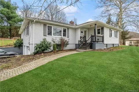 5 Hillside Ave, Warwick, NY 10990