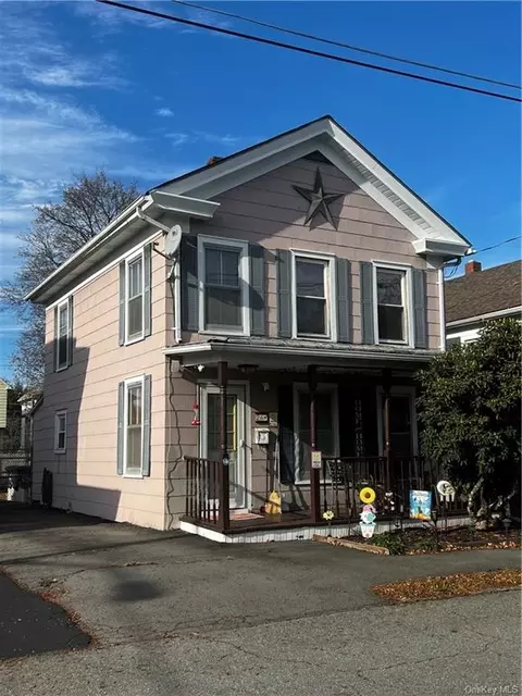 26 Mechanic St, Port Jervis, NY 12771