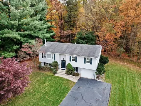 19 Annette Ln, Ramapo, NY 10901