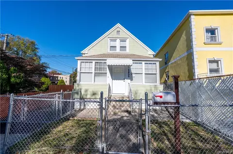 2935 Baisley Ave, Bronx, NY 10461