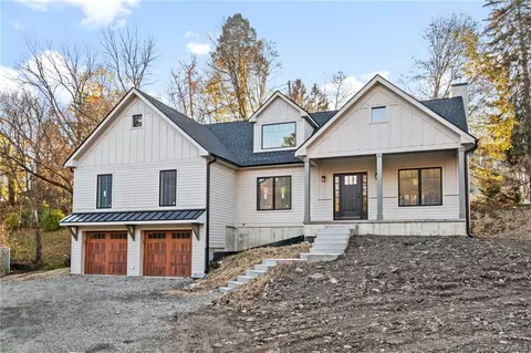 6 Glen Ln, Newburgh, NY 12550