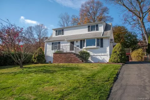 13 S Park Ave, Clarkstown, NY 10954