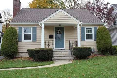 13 Mansfield Pl, Ramapo, NY 10901
