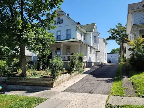 54 Davis Ave, White Plains, NY 10605
