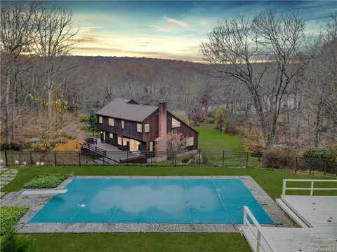 131 Park View Rd N, Pound Ridge, NY 10576
