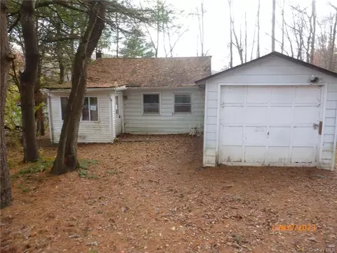 21 Fayer Ct, Mamakating, NY 12790
