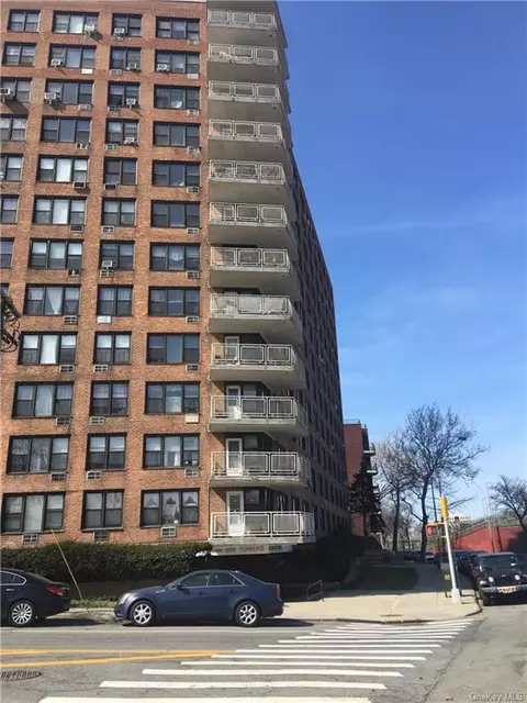 3121 Middletown Rd NE #7H, Bronx, NY 10461