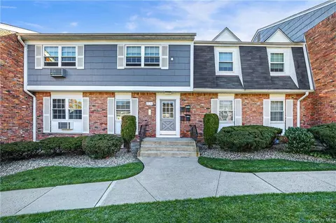 63 Doxbury Ln, Ramapo, NY 10901