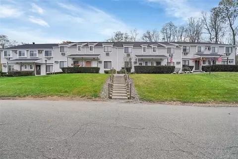 707 Swan Holw, Monroe, NY 10950
