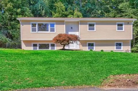 2 Shady Ridge Ln, Ramapo, NY 10977