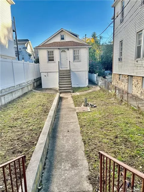 414 Swinton Ave, Bronx, NY 10465