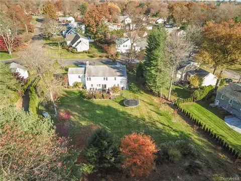 184 Stuart Dr, New Rochelle, NY 10804
