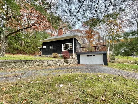 252 Cragsmoor Rd, Pine Bush, NY 12566
