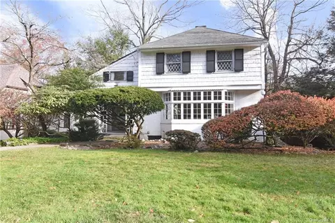 86 Hillside Ter, Greenburgh, NY 10533