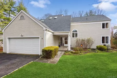 9 Berkley Ct, Briarcliff Manor, NY 10510