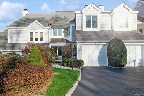 10 Pond Ln, Greenburgh, NY 10706