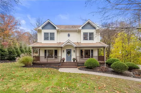 25 Hearthston Ln, Ramapo, NY 10952