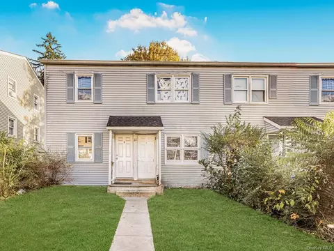 22 Vernon Ter, Poughkeepsie, NY 12601