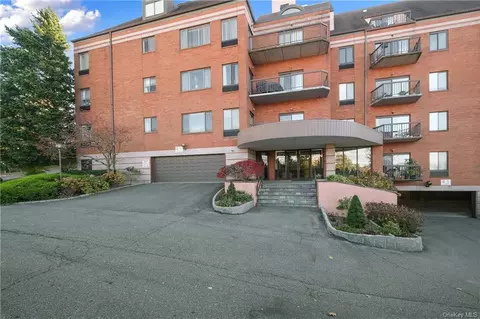 24 Ray Pl #L-2, Scarsdale, NY 10583