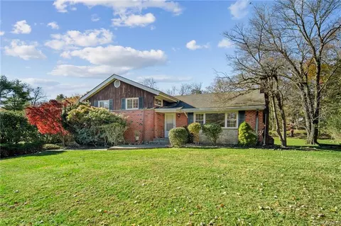 46 Willow Dr, Briarcliff Manor, NY 10510
