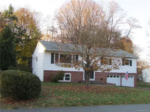 13 Payson Rd, Cornwall On Hudson, NY 12520
