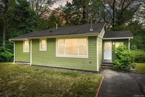 16 Estybrook Trl, Monroe, NY 10950