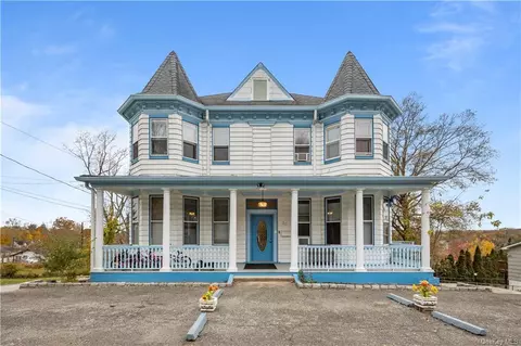 32 Ohio Ave, Clarkstown, NY 10920