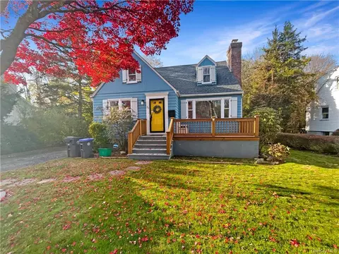 21 Hickory St, Greenburgh, NY 10530