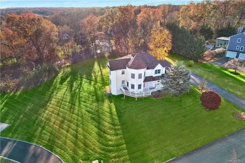 4 Sunnyridge Ct, Ramapo, NY 10977