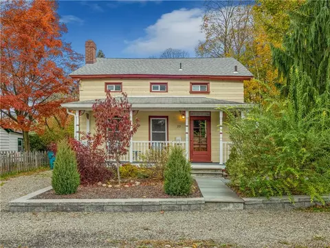 20 1st St, Beacon, NY 12508