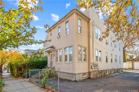 860 E 232nd St, Bronx, NY 10466