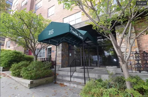 25 Franklin Ave #2P, White Plains, NY 10601