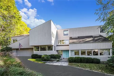 3 Deerfield Ln, Scarsdale, NY 10583
