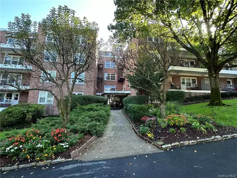 150 Draper Ln #2EN, Greenburgh, NY 10522