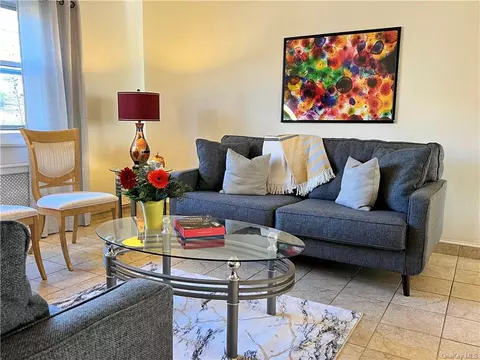 18 Dehaven Dr #1E, Yonkers, NY 10703