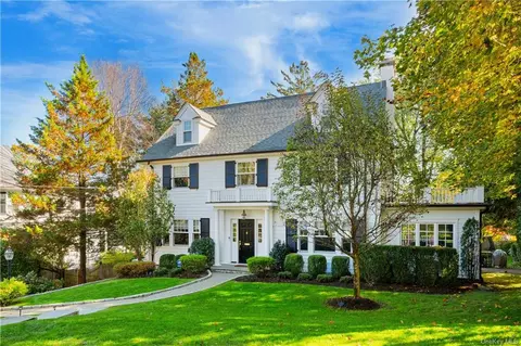 32 Sage Ter, Scarsdale, NY 10583