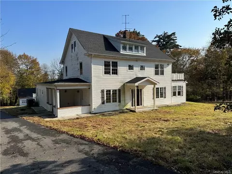 12 Ridge Rd, Carmel, NY 10512