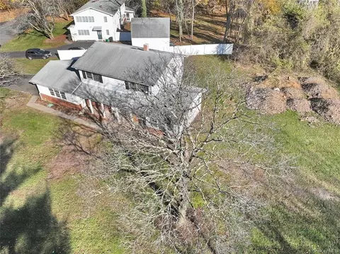 28 S Parker Dr, Ramapo, NY 10952